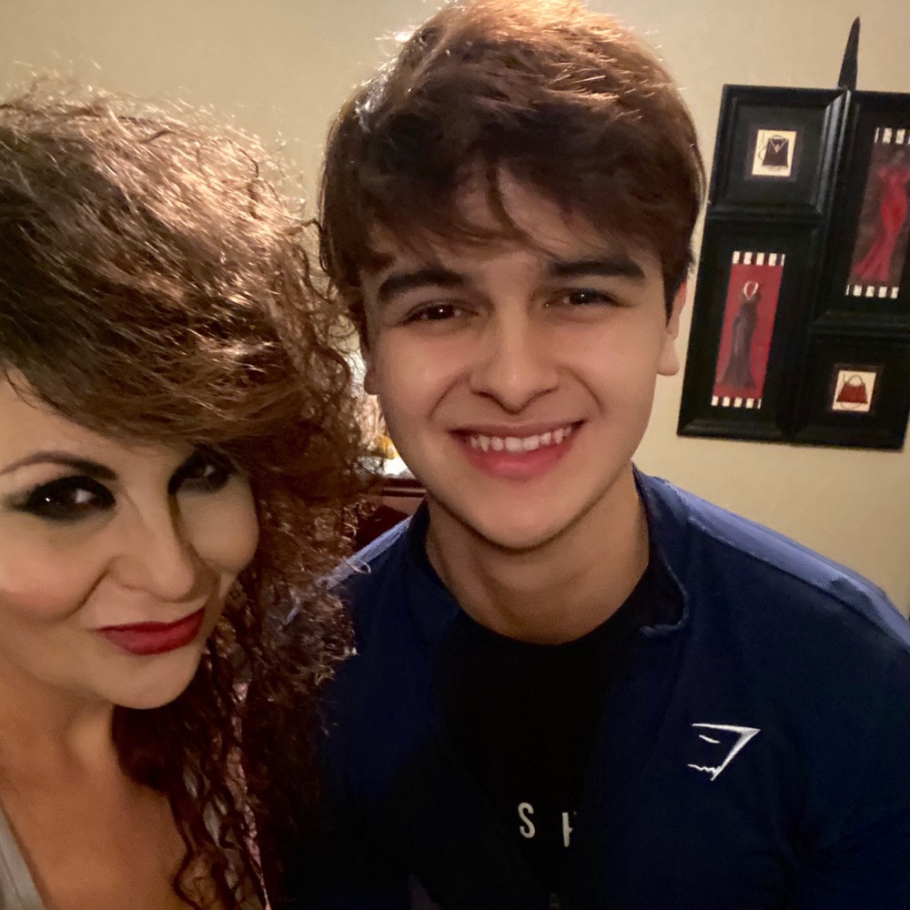 Meet your Posher, Yvette